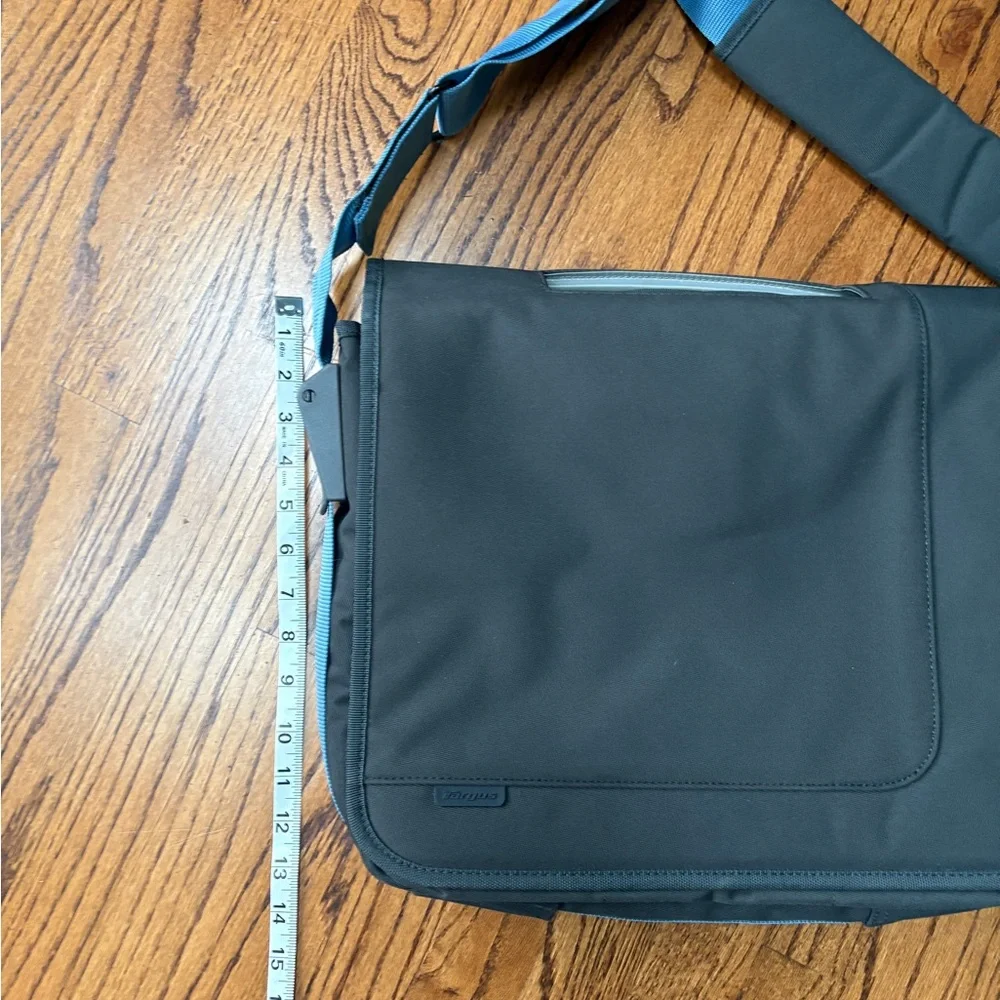 Targus Black and Dark Grey Laptop Bag-NWOT
